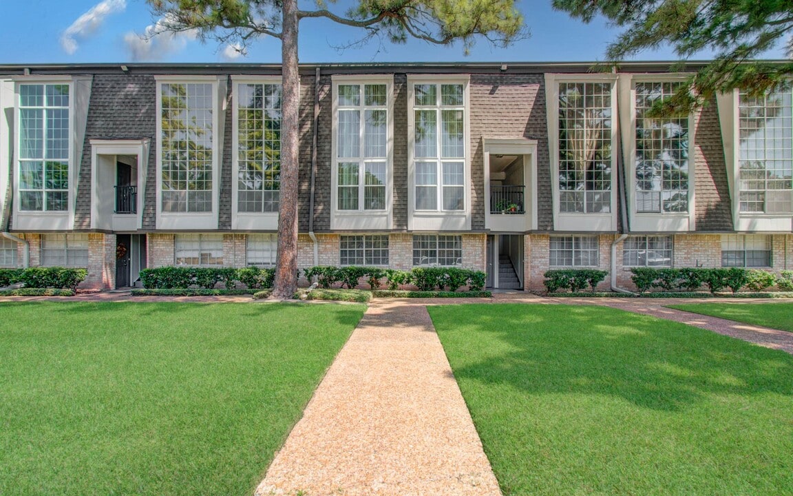 12633 Memorial Dr in Houston, TX - Building Photo
