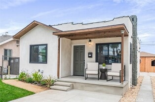 745 W 106th St in Los Angeles, CA - Building Photo