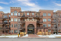 One Polo Creek in Denver, CO - Foto de edificio - Building Photo