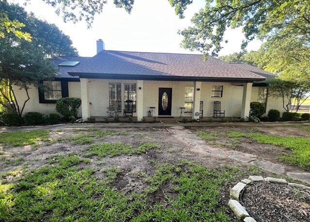 6170 Weiland Rd in Weatherford, TX - Building Photo