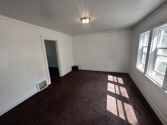 property at 611 6th St