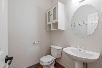 111 S Lowell St in Portland, OR - Building Photo - Building Photo