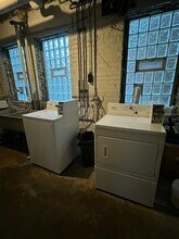 1413 Dobson St in Evanston, IL - Building Photo - Building Photo