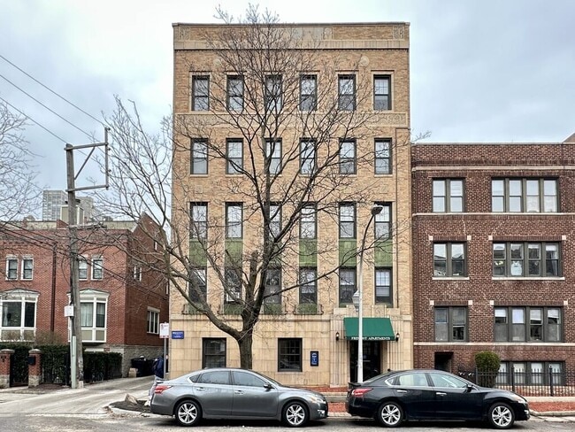 3810 N Fremont St, Unit K05J