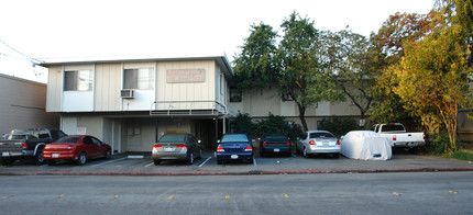 Sunnyvale Court Apartments in Walnut Creek, CA - Building Photo - Building Photo