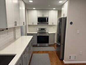 2321 Riverview Terrace in Alexandria, VA - Building Photo - Building Photo