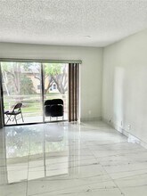 5140 SW 40th Ave in Fort Lauderdale, FL - Building Photo - Building Photo