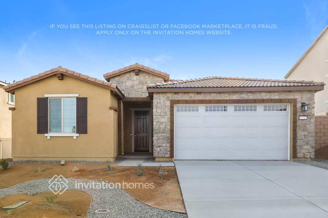 25215 Lone Oak Dr in Menifee, CA - Building Photo