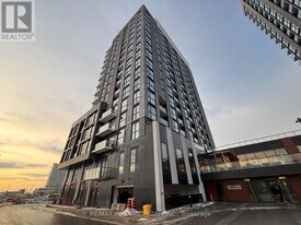 3071 Trafalgar Rd in Oakville, ON - Building Photo