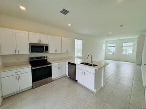 3140 Skyline Lp in Kissimmee, FL - Building Photo - Building Photo