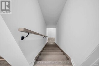 14 Matawin Ln in Richmond Hill, ON - Building Photo - Building Photo