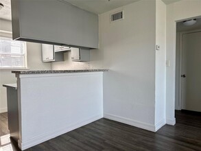 5602 Market St in Houston, TX - Building Photo - Building Photo