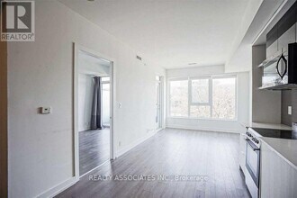 6 Parkwood Ave in Toronto, ON - Building Photo - Building Photo