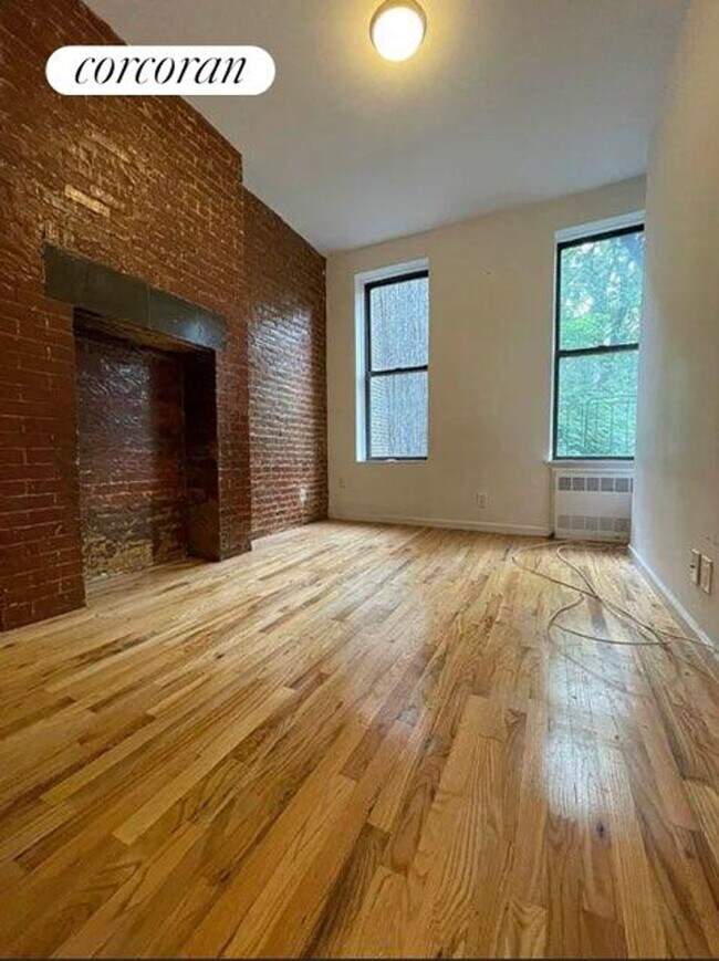 346 E 78th St in New York, NY - Building Photo - Building Photo