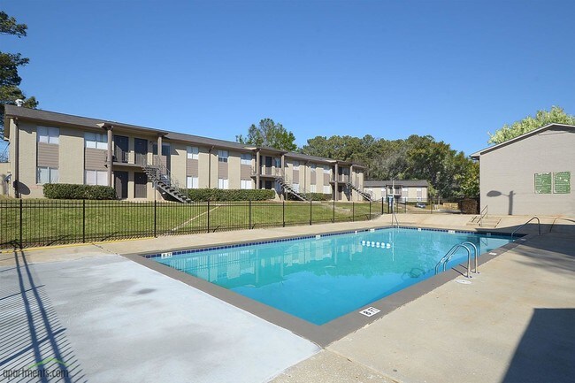 Bedford Park Apartments in Atlanta, GA - Foto de edificio - Building Photo
