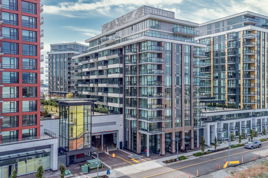 ViewStar Residential Tower J in Richmond, BC - Building Photo