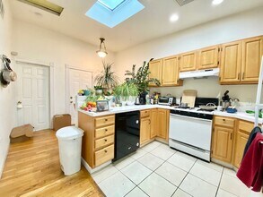 35 Adamson St, Unit 3 in Boston, MA - Building Photo - Building Photo
