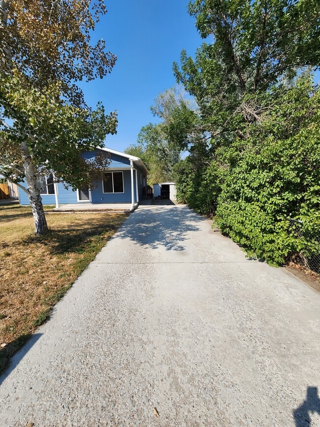 330 W Monroe Ave in Riverton, WY - Building Photo - Building Photo