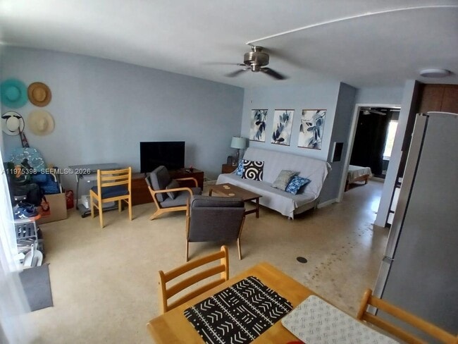 property at 901 N Birch Rd