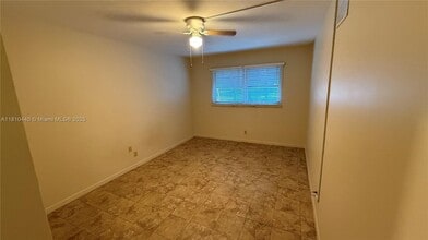 2400 SW 42nd Ave in Fort Lauderdale, FL - Building Photo - Building Photo