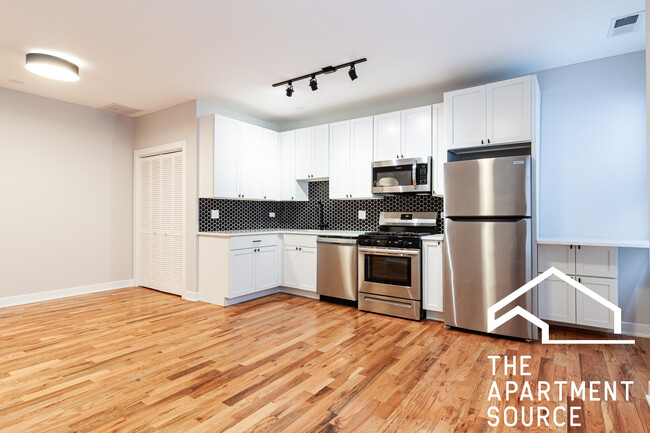 655 W Wrightwood Ave in Chicago, IL - Building Photo - Building Photo