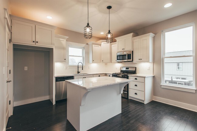 2134 15th Ave N in Nashville, TN - Building Photo - Building Photo