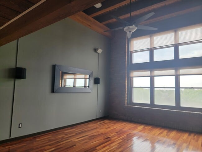 property at 1545 Arboretum Dr