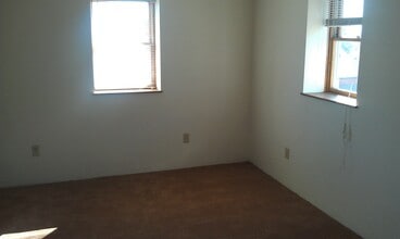 1113 East St, Unit 1113 East St Upstairs in Tarentum, PA - Building Photo - Building Photo