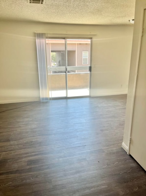 1750 Karen Ave in Las Vegas, NV - Building Photo - Building Photo