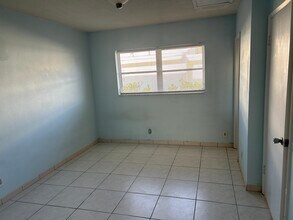 3240 NE 16th St, Unit 3240 NE 16th St in Pompano Beach, FL - Foto de edificio - Building Photo