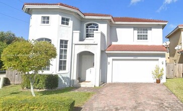 15671 SW 11th Terrace in Miami, FL - Building Photo - Building Photo