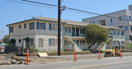 4300 S Centinela Ave in Los Angeles, CA - Building Photo - Building Photo