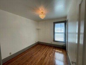 32 Kenyon Ct in Utica, NY - Building Photo - Building Photo