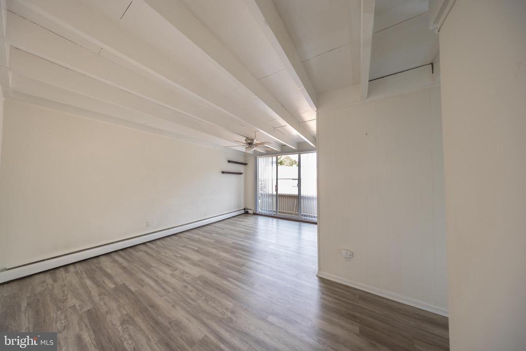 100 E Glenolden Ave in Glenolden, PA - Building Photo