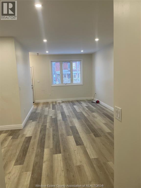 645 Janette Ave in Windsor, ON - Foto de edificio - Building Photo