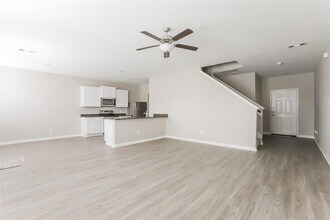 25229 Dickens Dr in Magnolia, TX - Building Photo - Building Photo