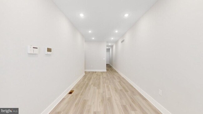 650 N 36th St-Unit -1 in Philadelphia, PA - Building Photo - Building Photo