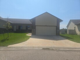 12817-12819 E Timber Lake Ct in Wichita, KS - Building Photo