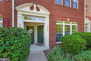 43846 Artsmith Terrace in Ashburn, VA - Building Photo