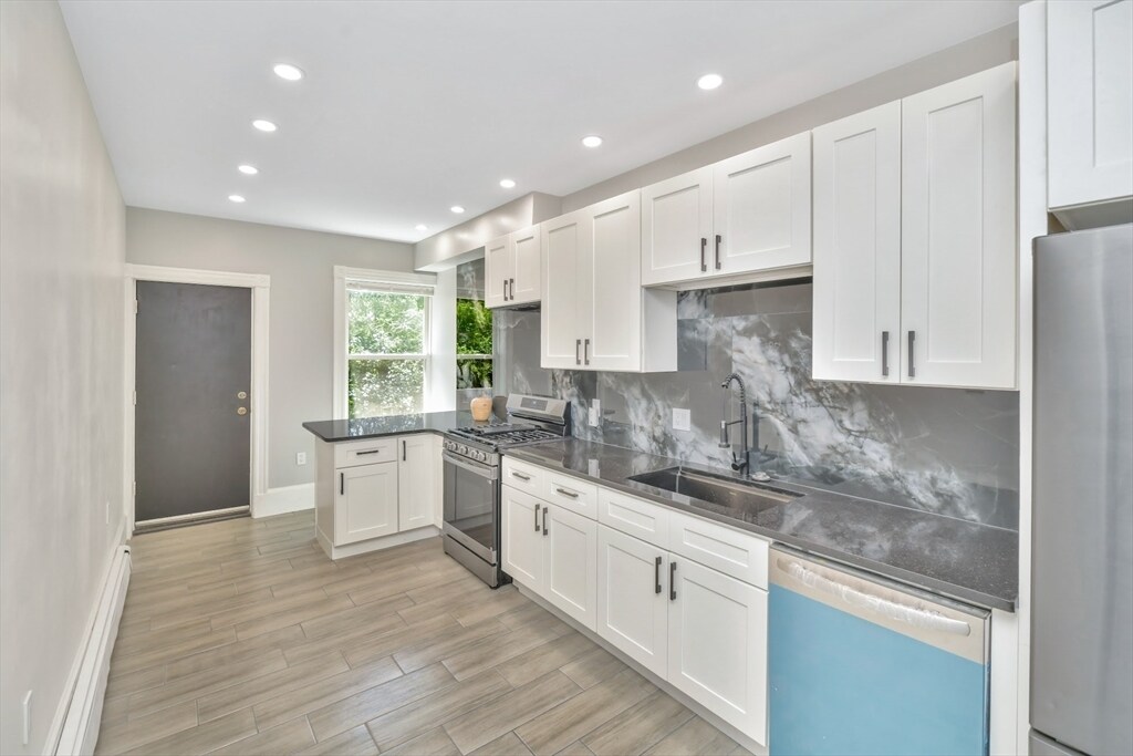 9A Ruthven St in Boston, MA - Building Photo