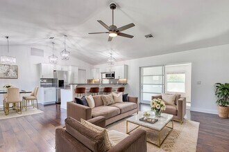 18302 SE Eagle Ln in Jupiter, FL - Building Photo - Building Photo