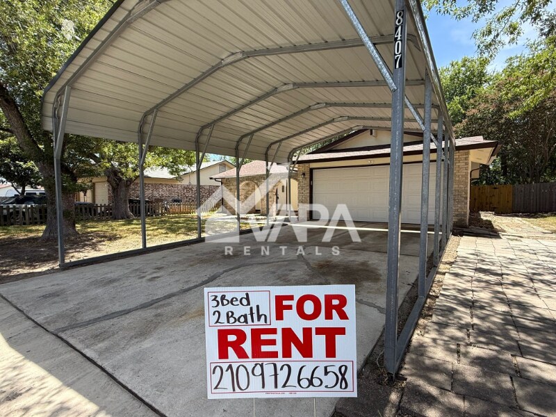 8407 Greenham in San Antonio, TX - Building Photo