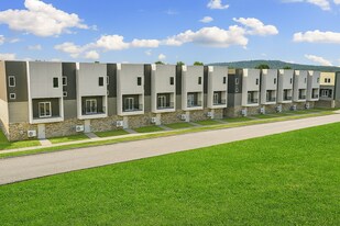 2004 S Razorback Rd in Fayetteville, AR - Building Photo