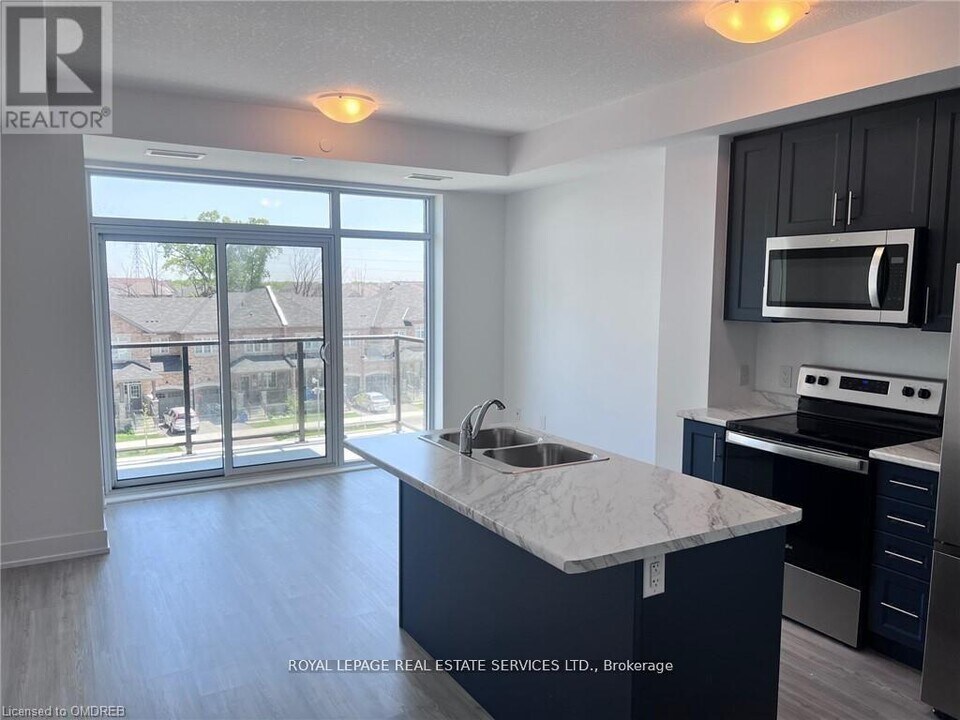 460 Dundas St E in Hamilton, ON - Building Photo