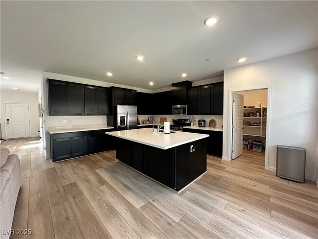 property at 137 Rohan Crst Ave
