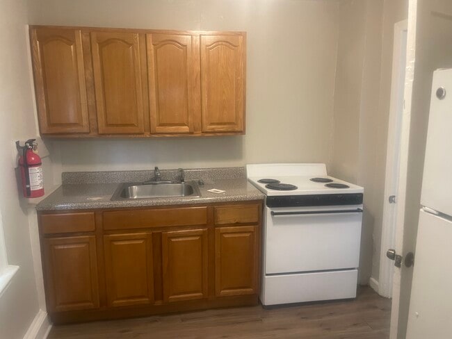 406 Fisher Ave, Unit 1st Floor Apartment in Neptune City, NJ - Foto de edificio - Building Photo