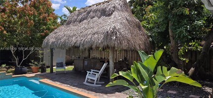 4317 SW 62nd Ave in Miami, FL - Foto de edificio - Building Photo