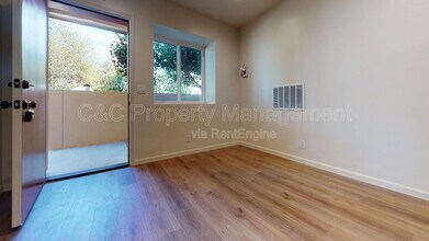 950 Lighthouse Ave in Pacific Grove, CA - Building Photo - Building Photo