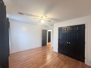 2404 Berry Thicket Ct in Waldorf, MD - Foto de edificio - Building Photo