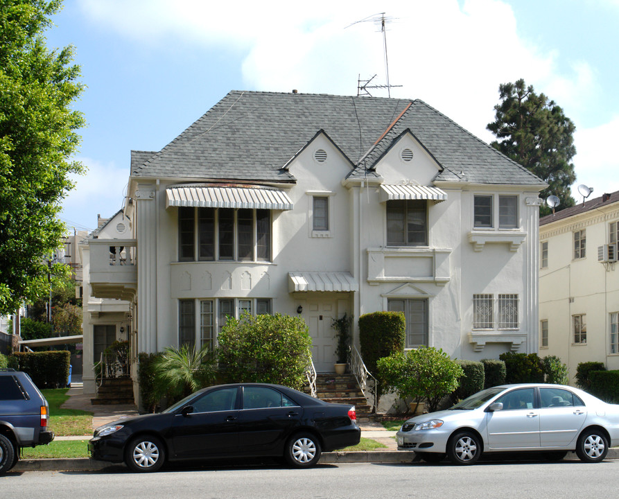 8857 Burton Way in Los Angeles, CA - Foto de edificio
